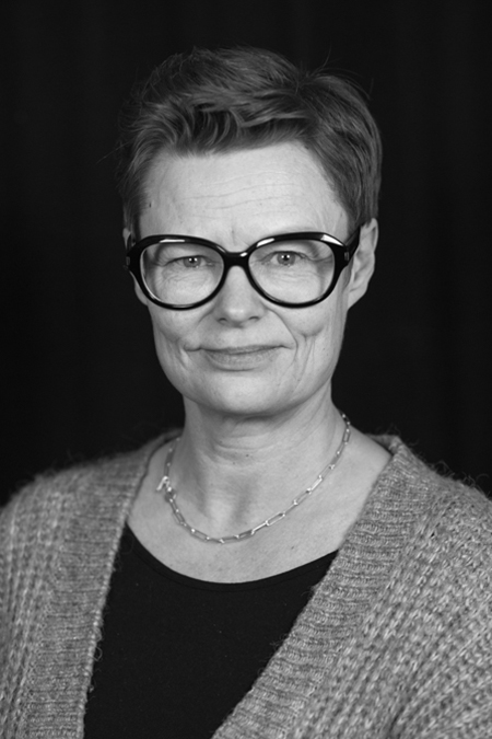Porträttbild på Karin Kvam